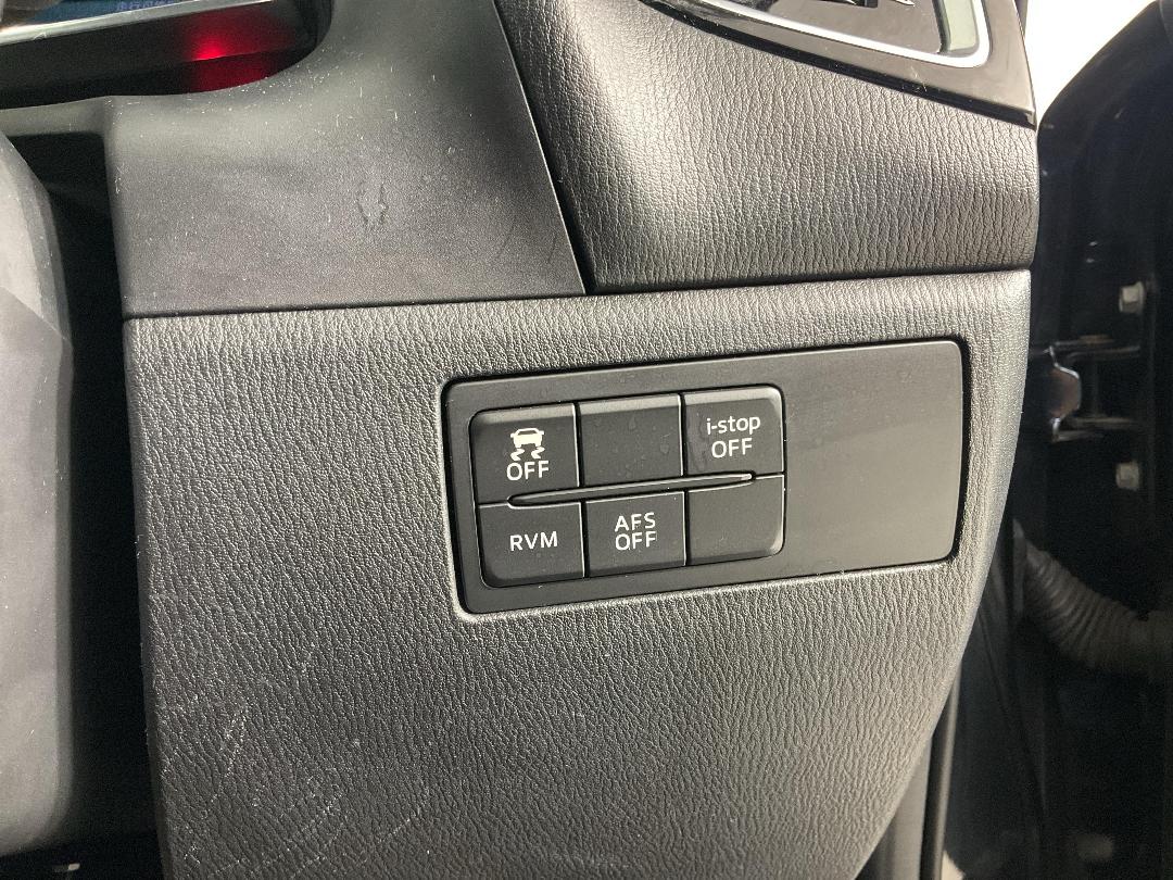 Photo '29' of Mazda Axela