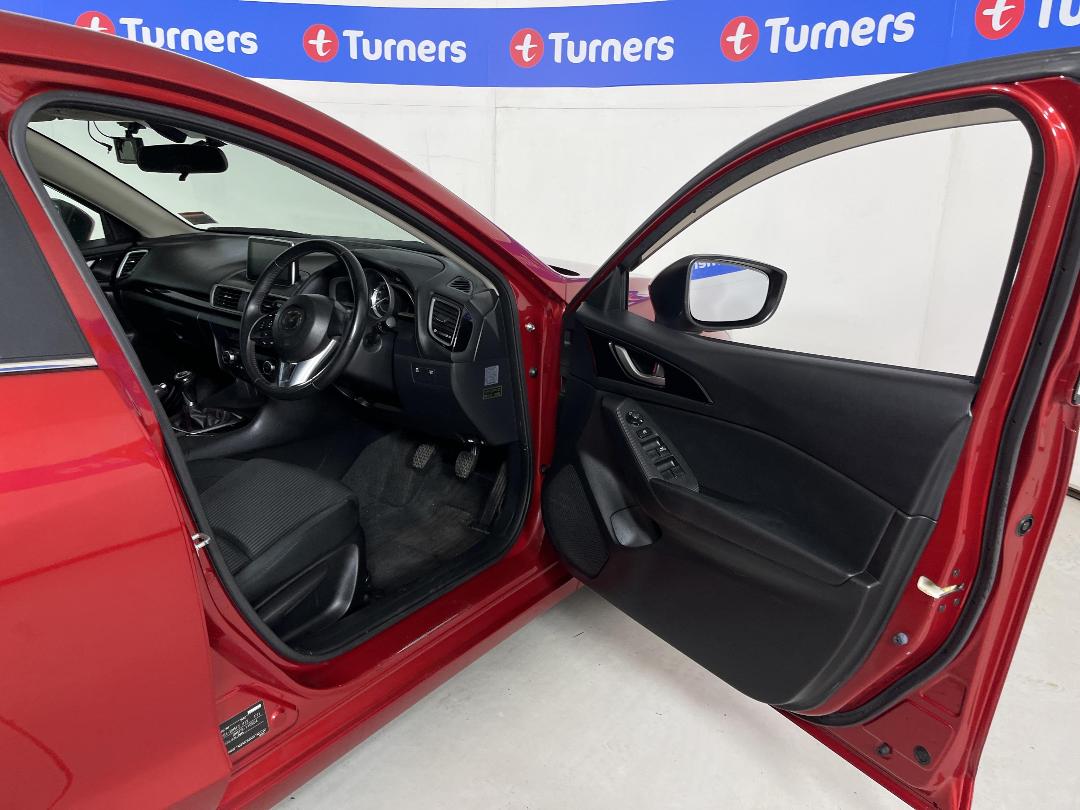 Photo '15' of Mazda Axela Photo '15' of Mazda Axela