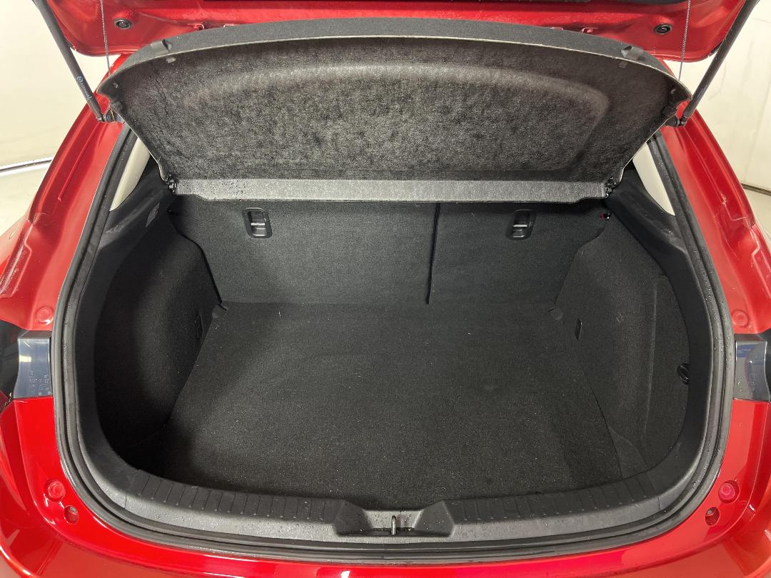 Photo '14' of Mazda Axela Photo '14' of Mazda Axela