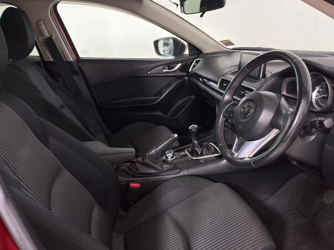 Photo '16' of Mazda Axela Photo '16' of Mazda Axela