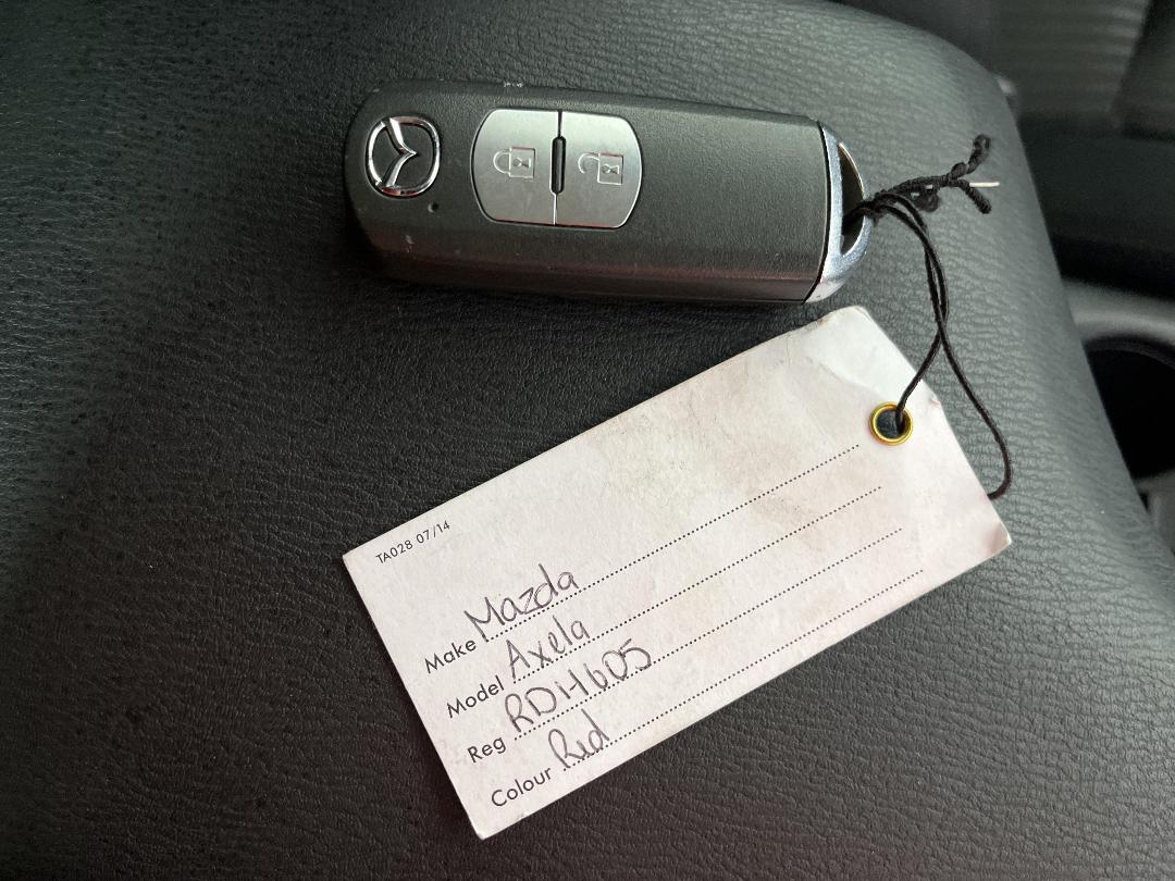 Photo '22' of Mazda Axela Photo '22' of Mazda Axela