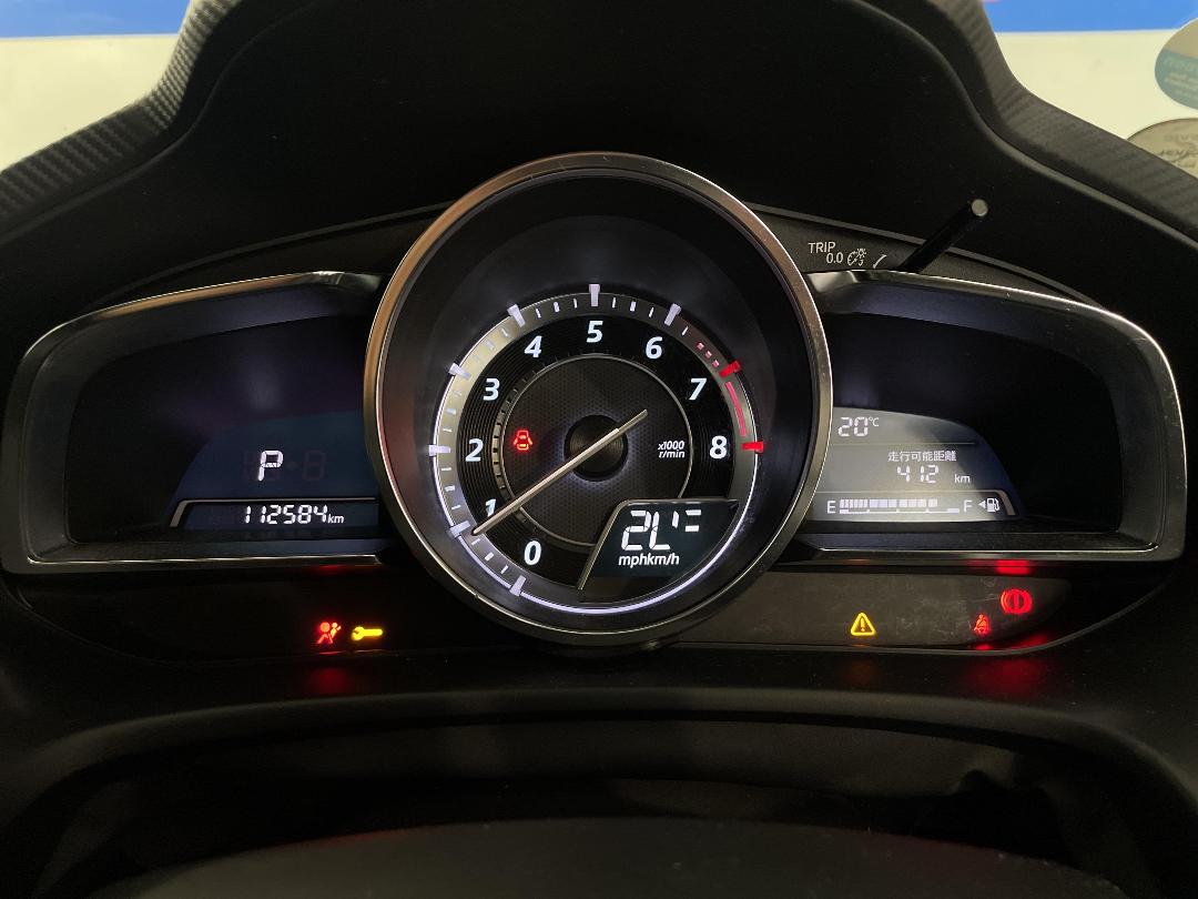 Photo '21' of Mazda Axela