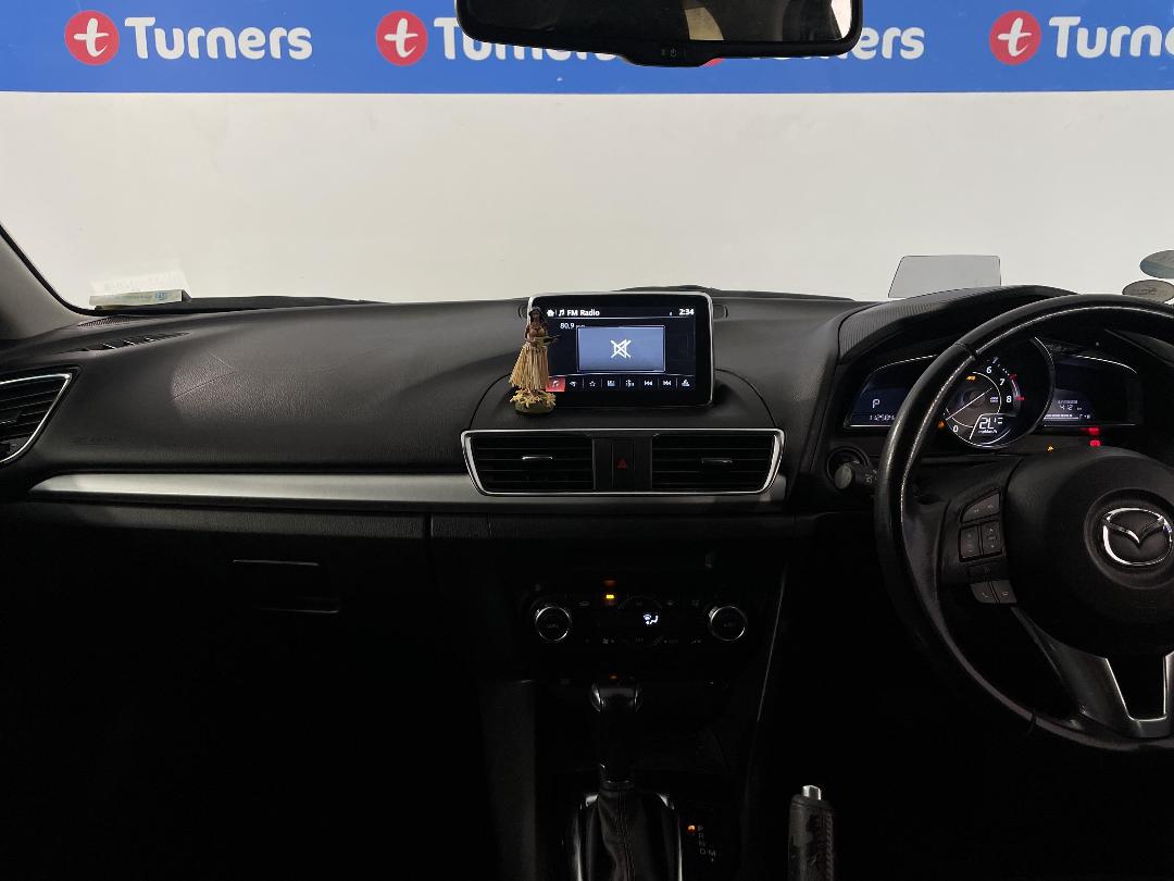 Photo '18' of Mazda Axela