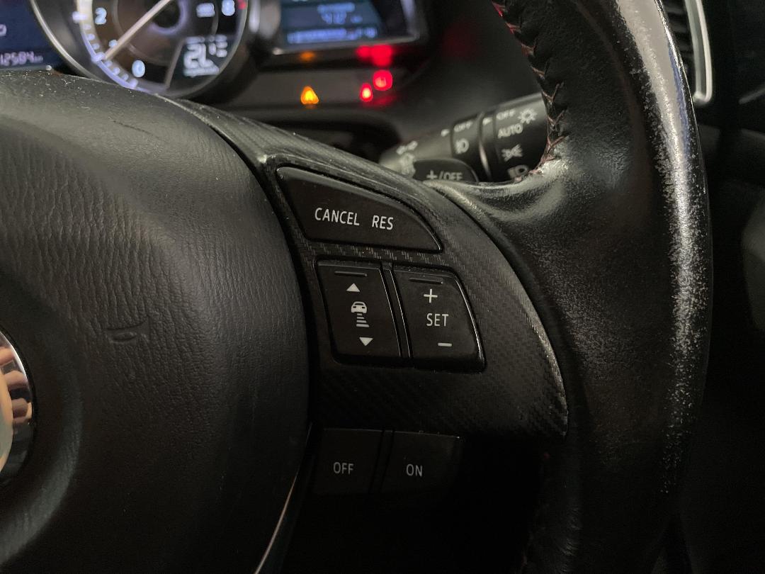 Photo '27' of Mazda Axela