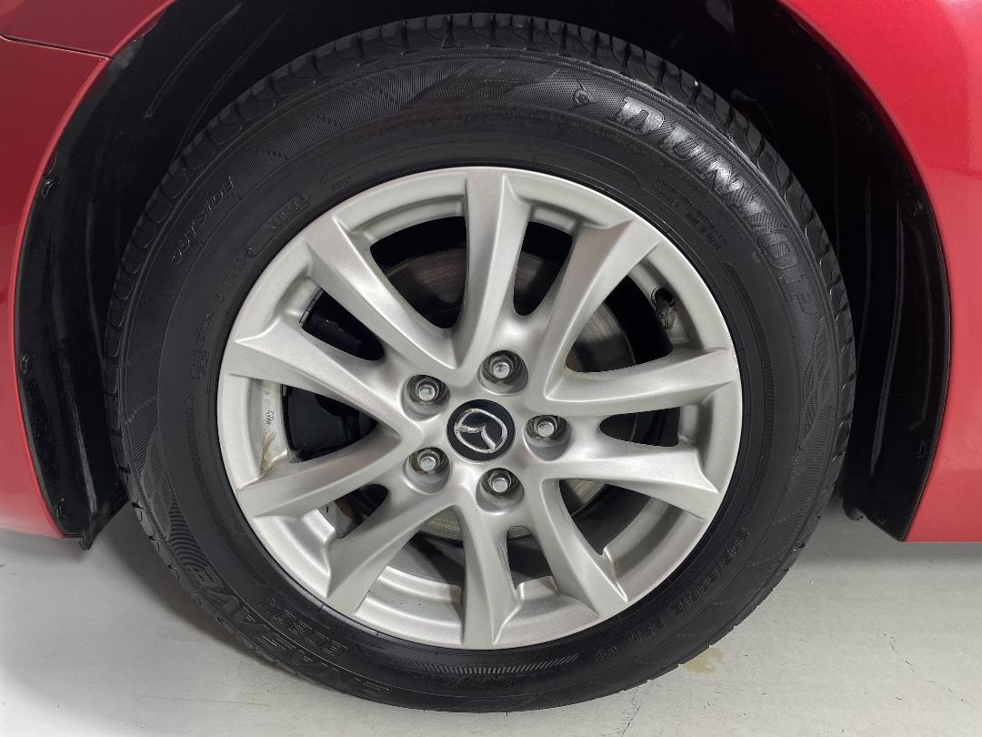 Photo '10' of Mazda Axela