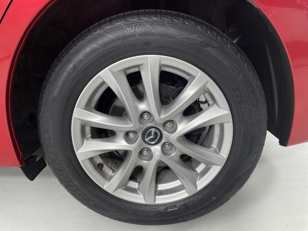 Photo '11' of Mazda Axela