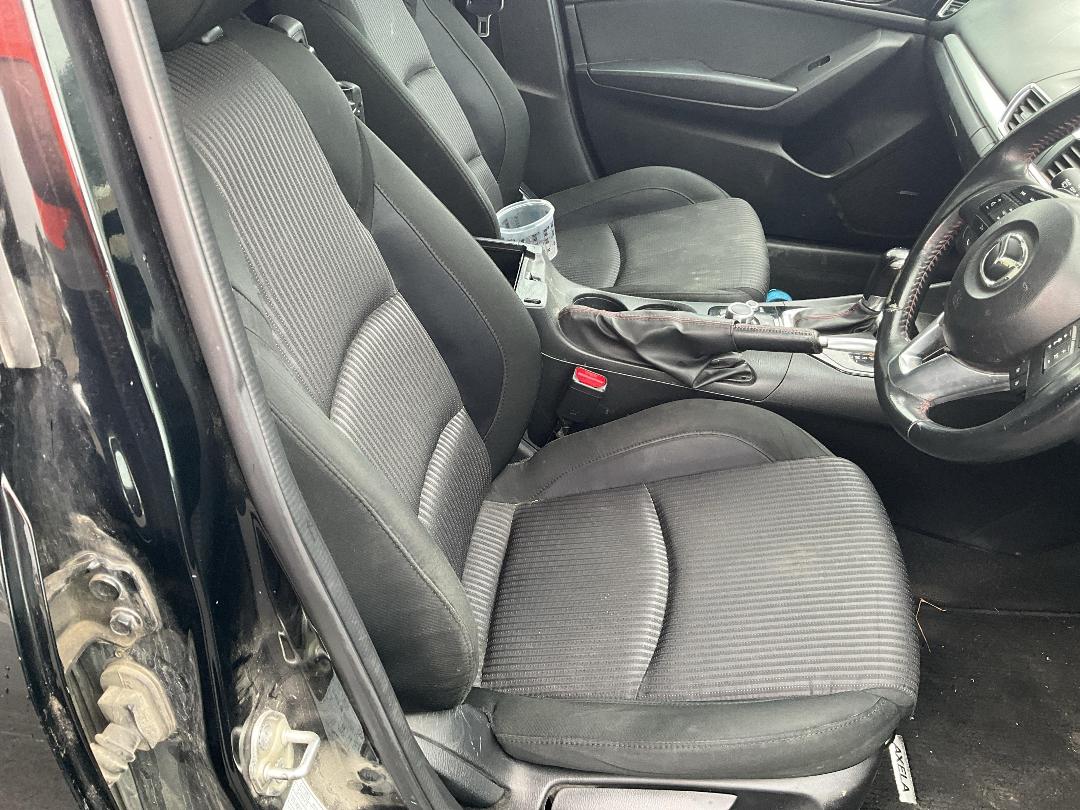 Photo '15' of Mazda Axela Sport