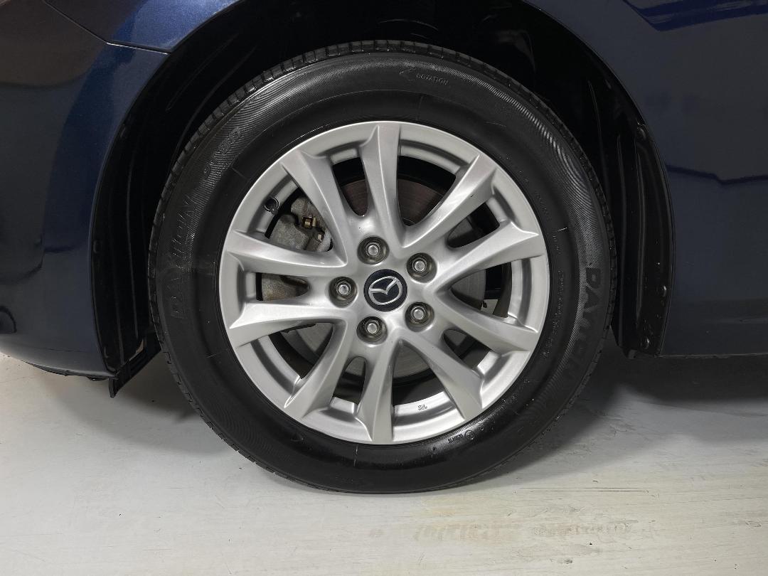 Photo '10' of Mazda Axela