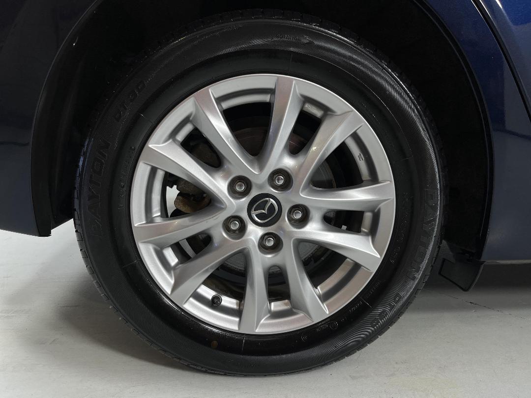 Photo '12' of Mazda Axela