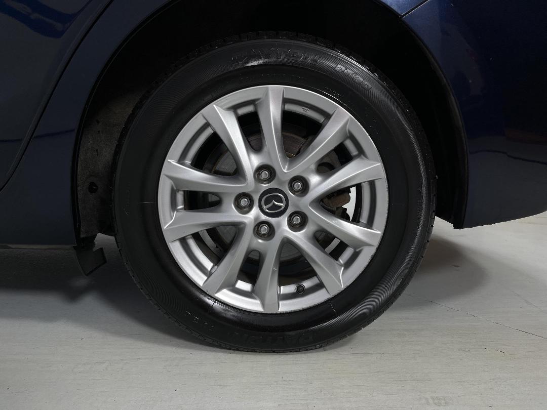 Photo '11' of Mazda Axela