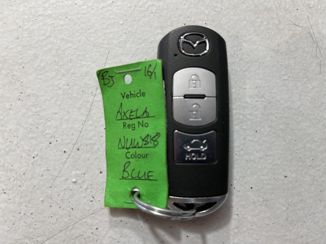 Photo '22' of Mazda Axela