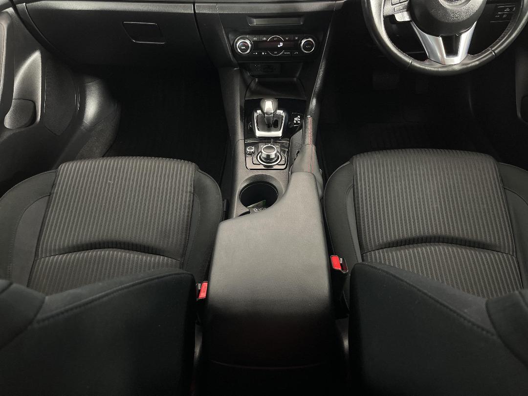 Photo '18' of Mazda Axela