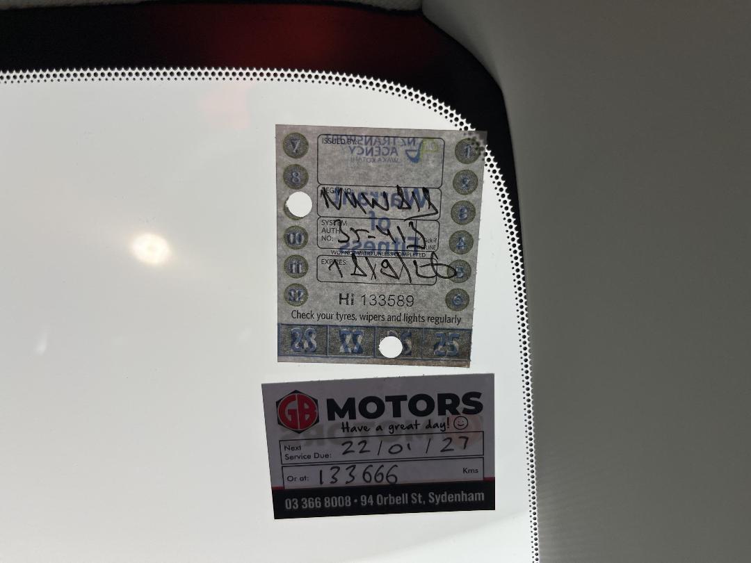 Photo '28' of Mazda Axela