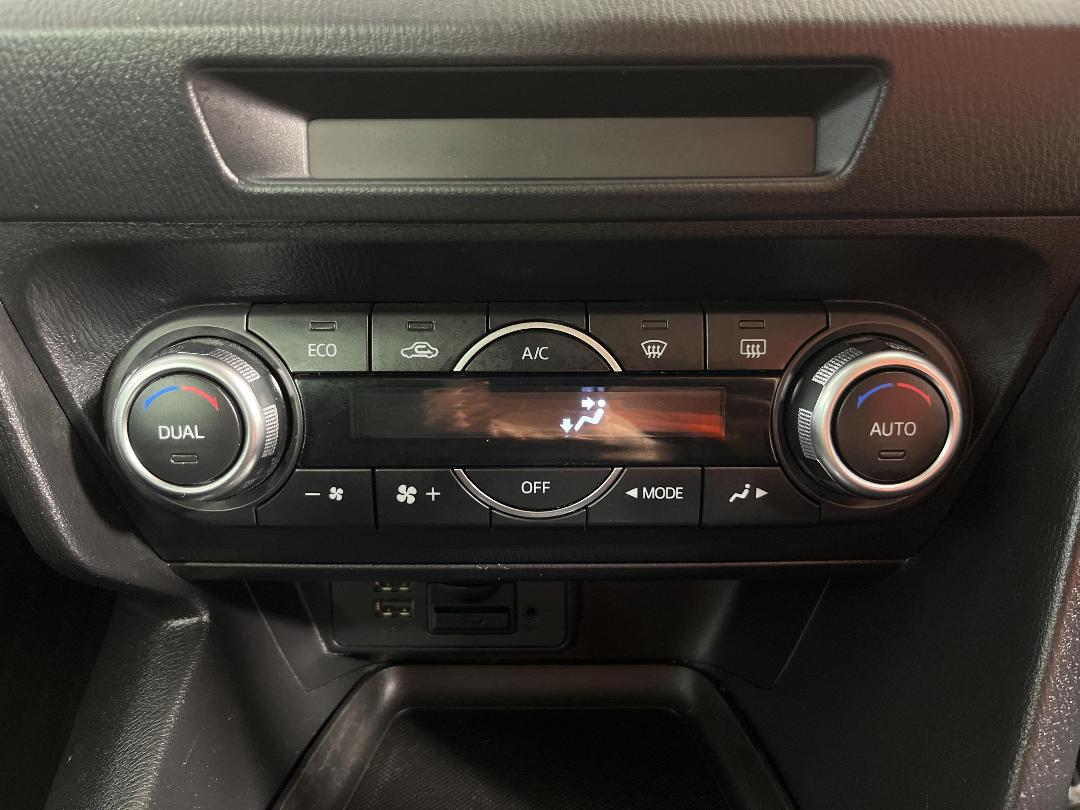 Photo '26' of Mazda Axela