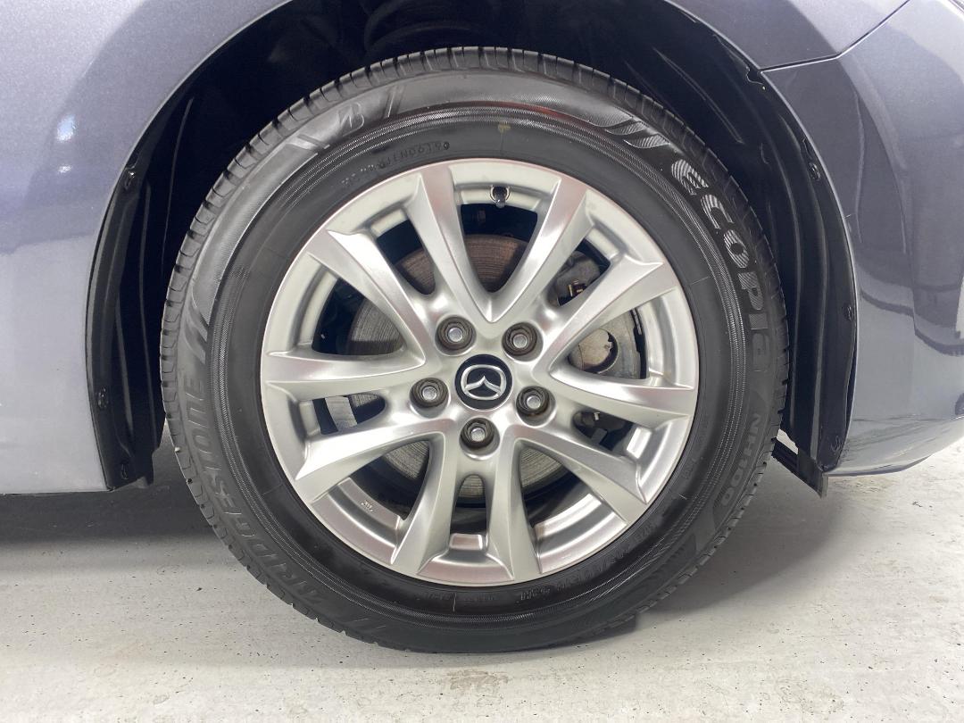 Photo '9' of Mazda Axela