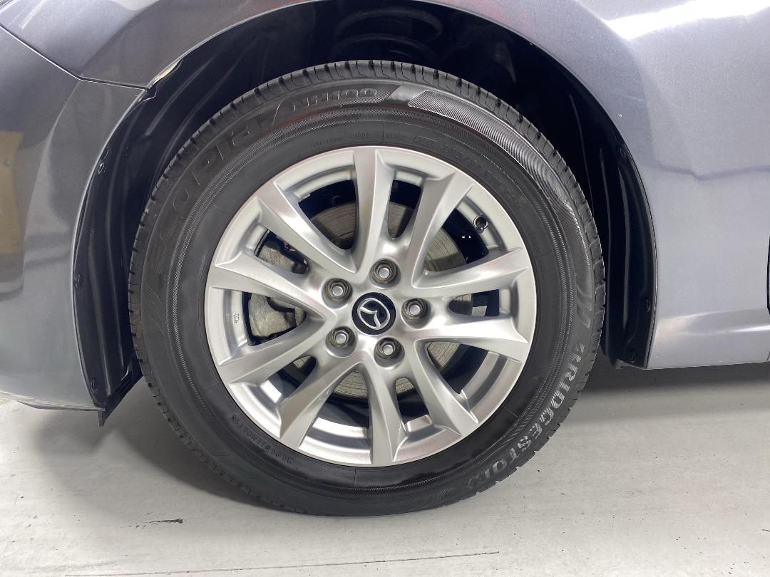 Photo '10' of Mazda Axela