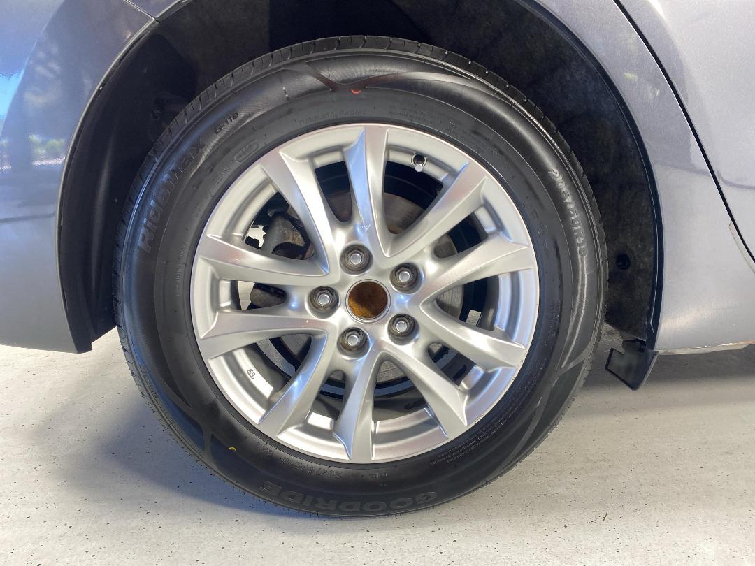 Photo '12' of Mazda Axela