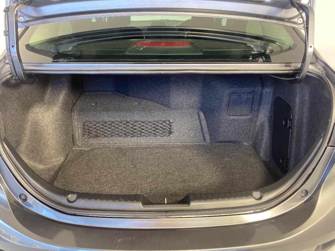 Photo '14' of Mazda Axela