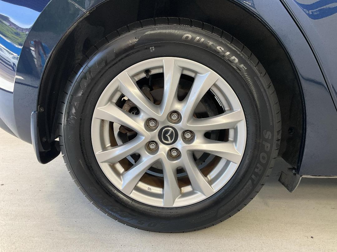 Photo '12' of Mazda Axela Photo '12' of Mazda Axela