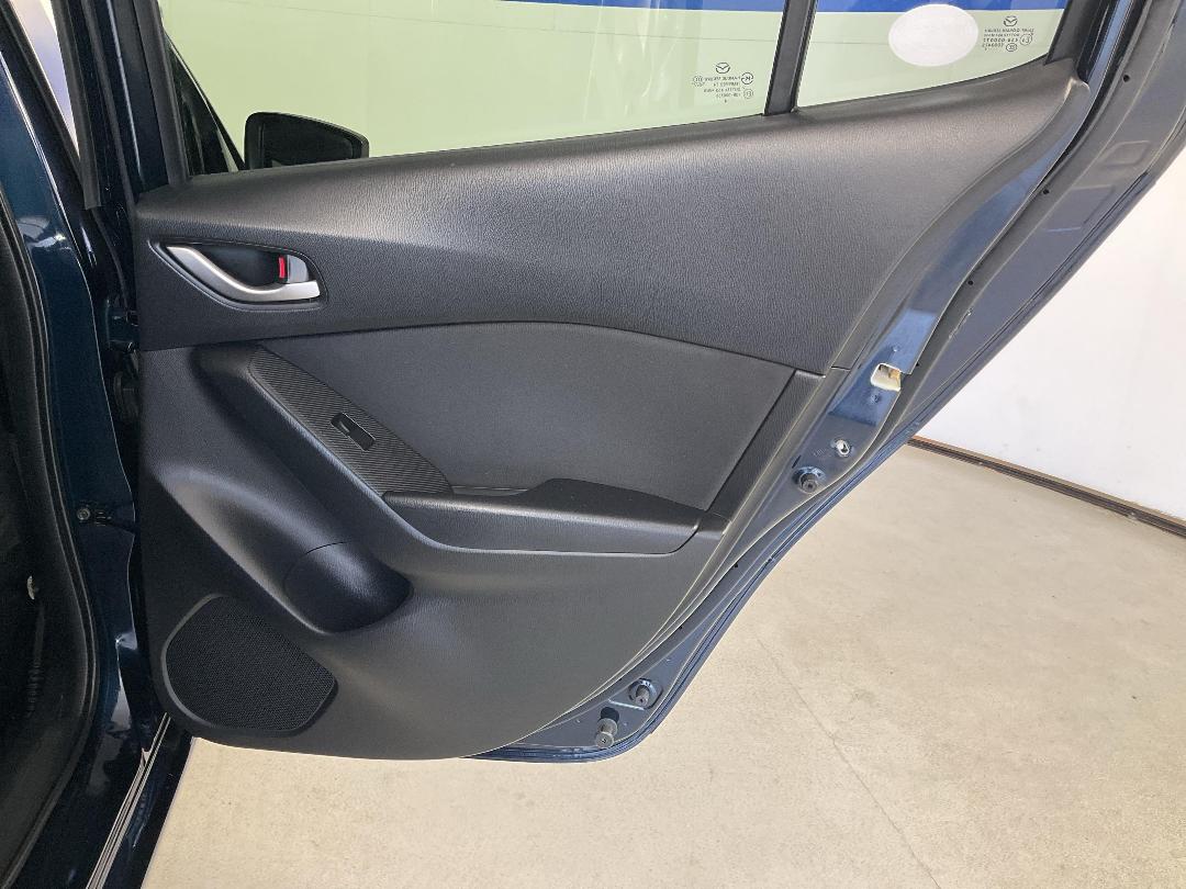 Photo '19' of Mazda Axela Photo '19' of Mazda Axela