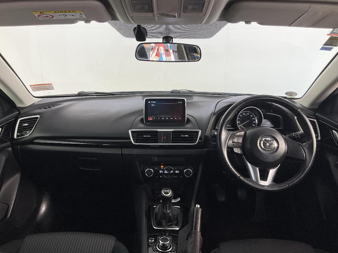 Photo '17' of Mazda Axela Photo '17' of Mazda Axela