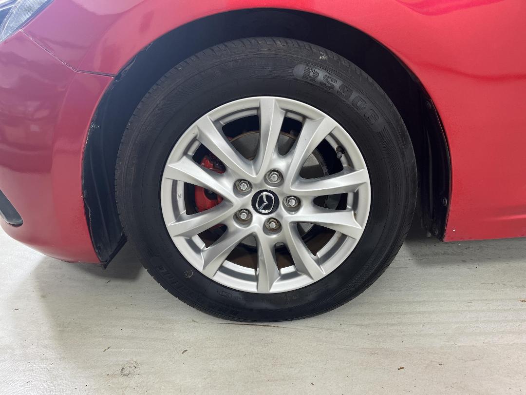 Photo '10' of Mazda Axela