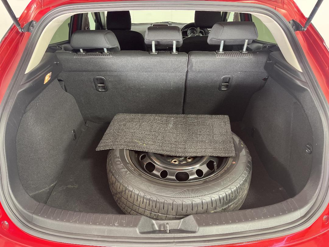 Photo '14' of Mazda Axela