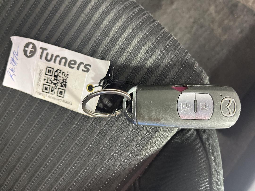 Photo '22' of Mazda Axela