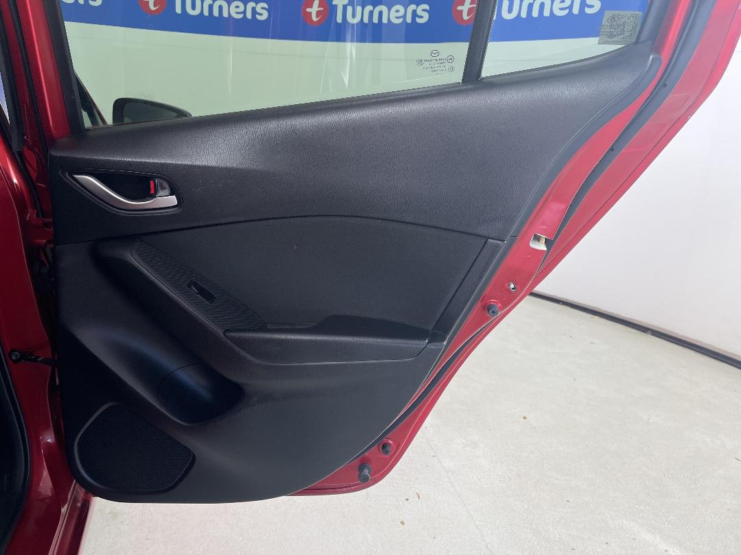 Photo '19' of Mazda Axela