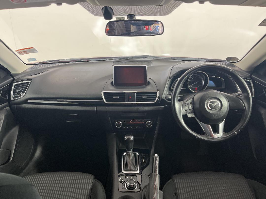 Photo '17' of Mazda Axela