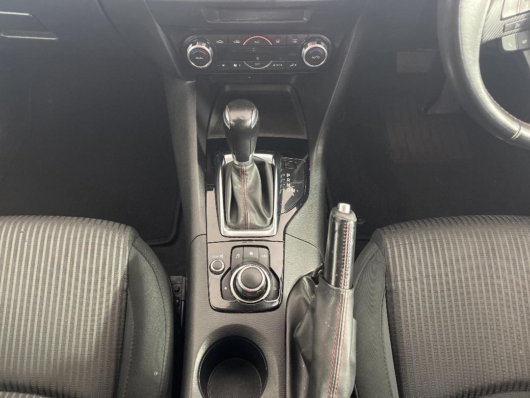 Photo '18' of Mazda Axela