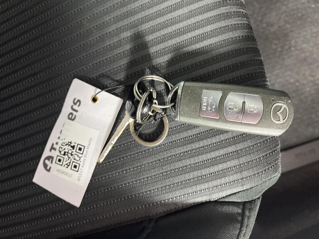 Photo '22' of Mazda Axela