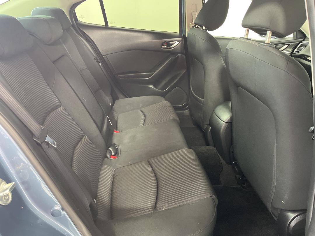 Photo '20' of Mazda Axela