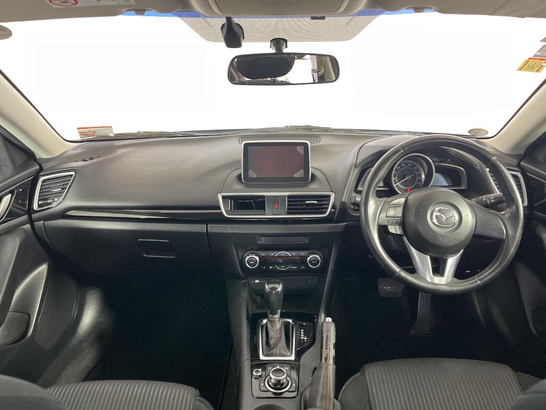 Photo '17' of Mazda Axela