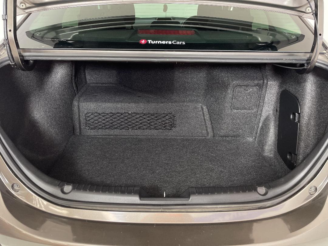 Photo '14' of Mazda Axela