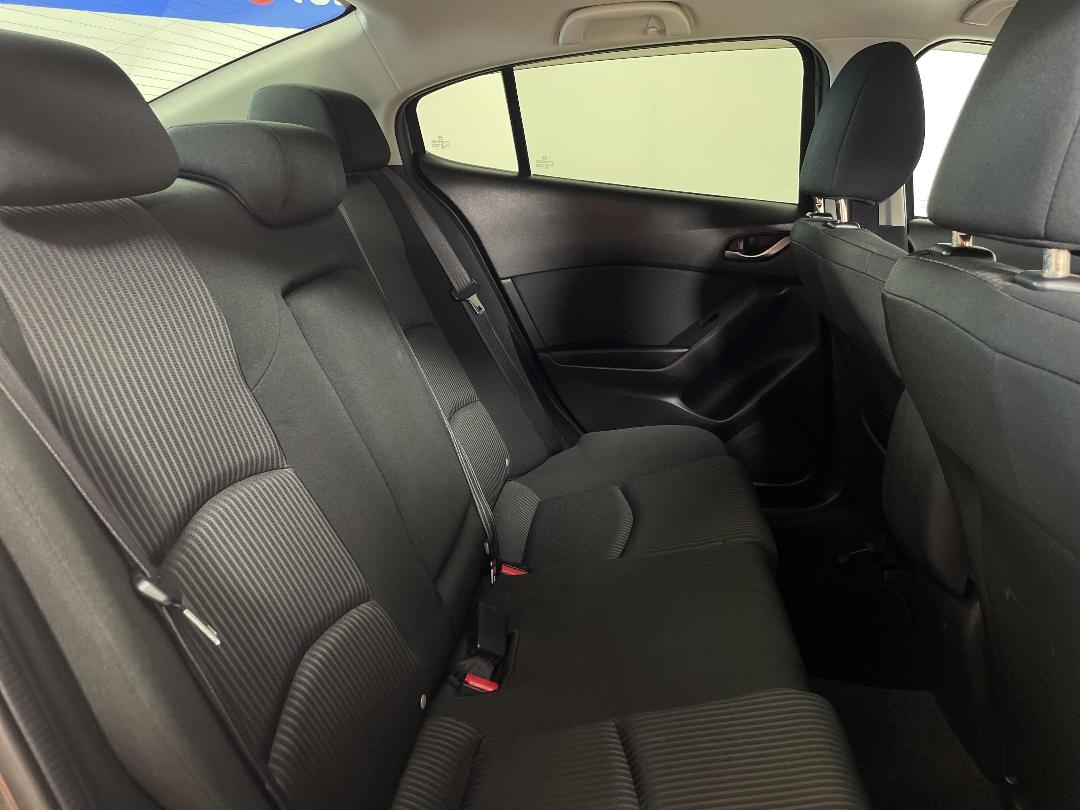 Photo '20' of Mazda Axela