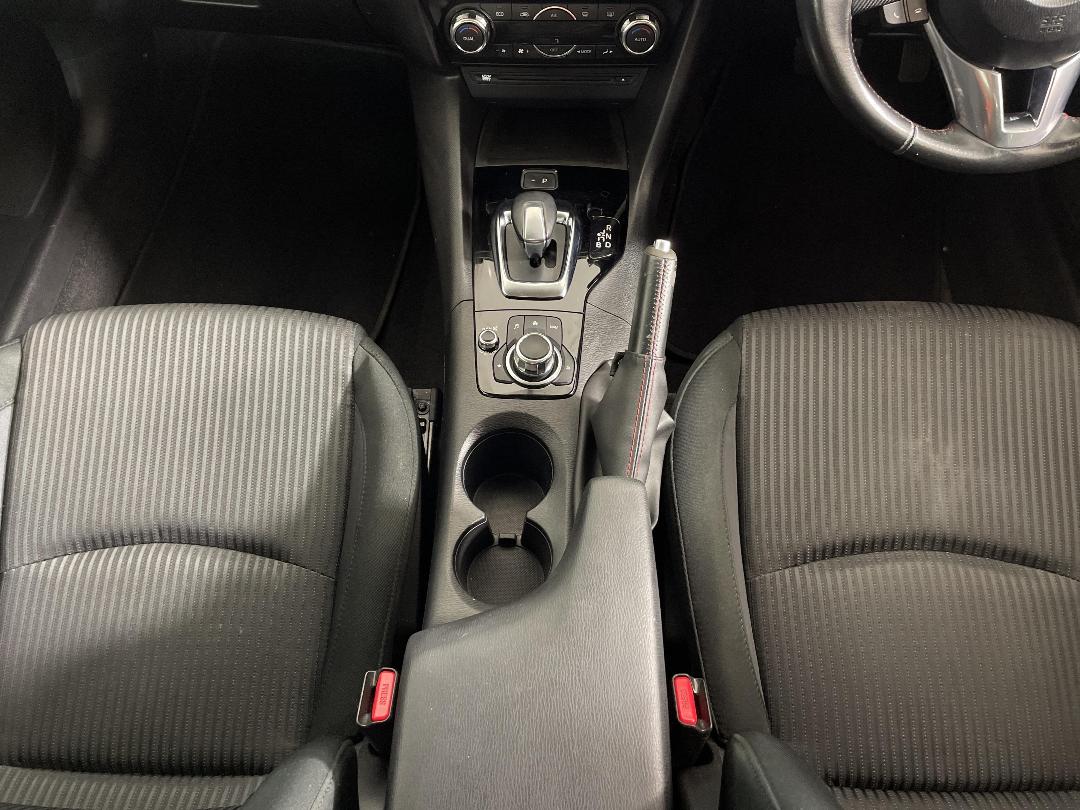 Photo '18' of Mazda Axela