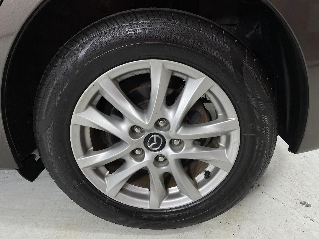 Photo '11' of Mazda Axela