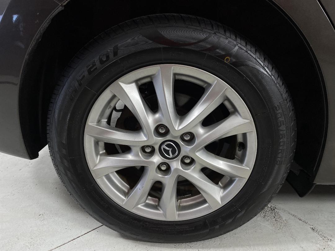 Photo '12' of Mazda Axela