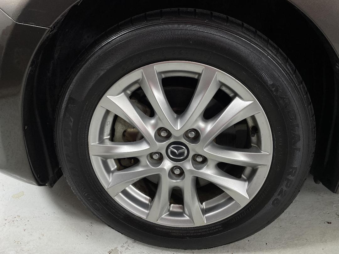 Photo '10' of Mazda Axela