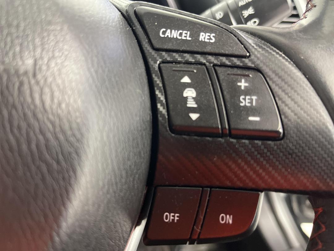 Photo '24' of Mazda Axela