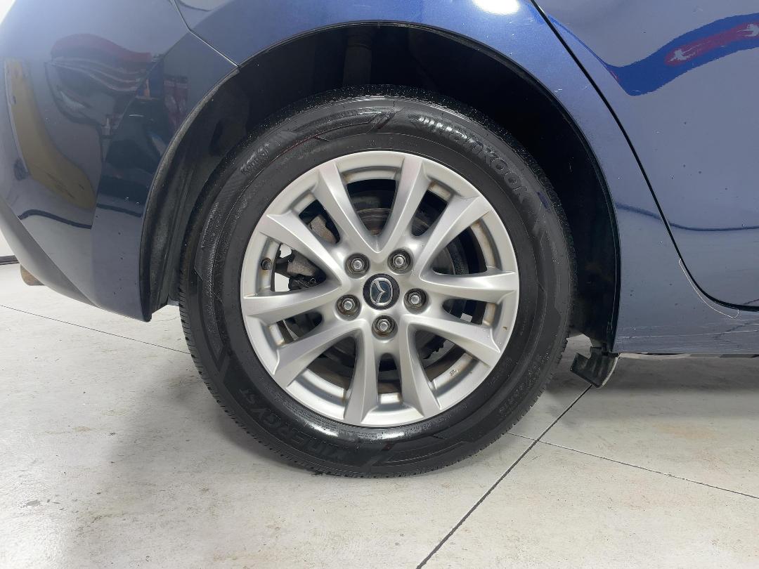 Photo '12' of Mazda Axela