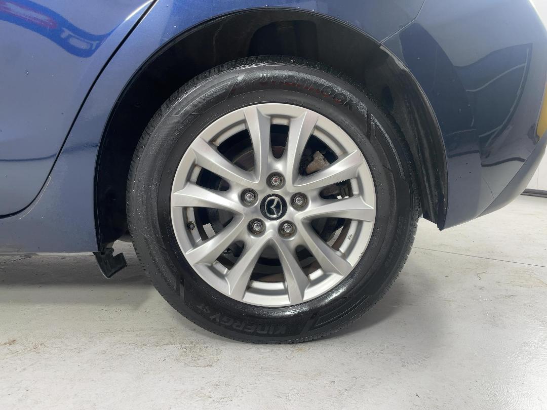 Photo '11' of Mazda Axela