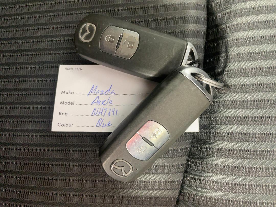 Photo '22' of Mazda Axela