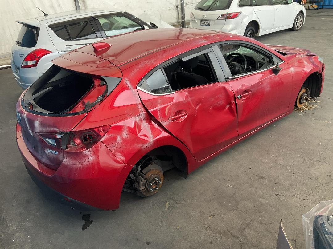 Photo '12' of Mazda Axela