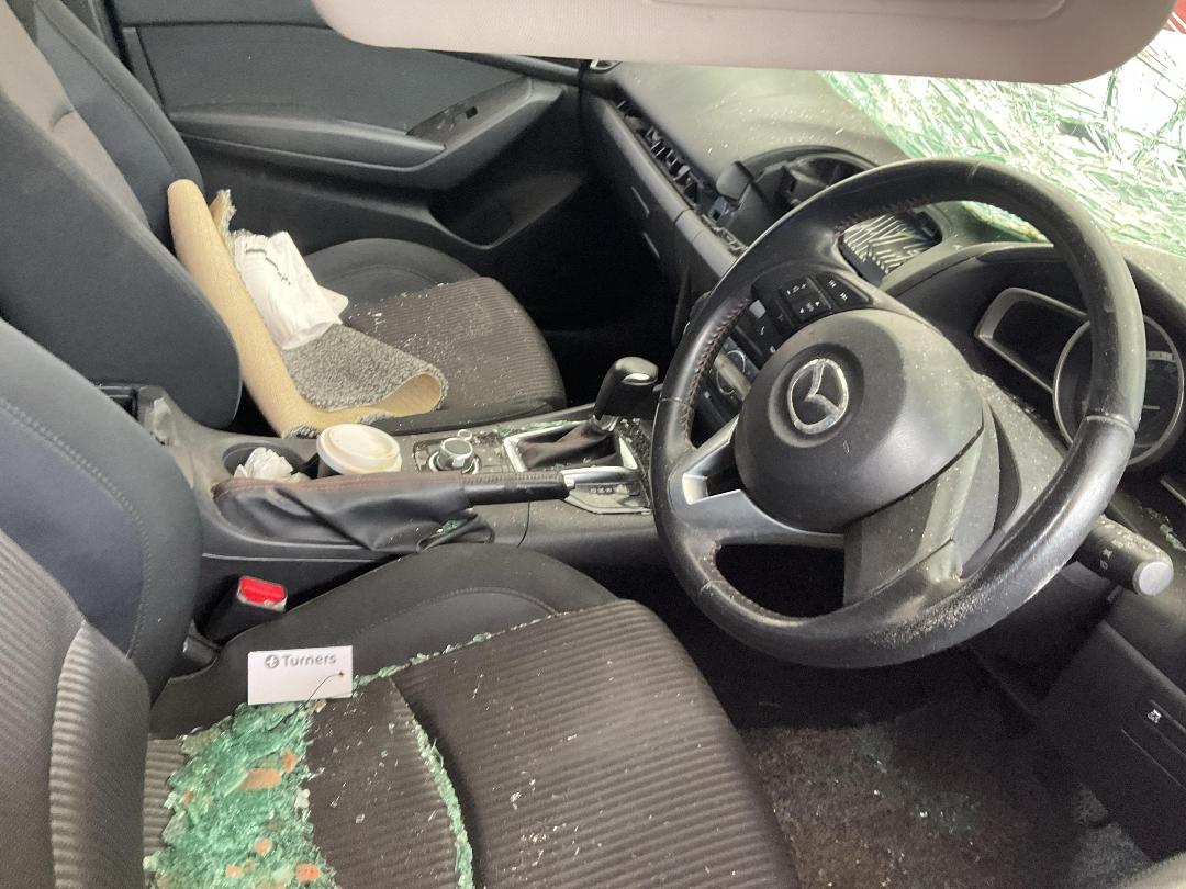 Photo '24' of Mazda Axela