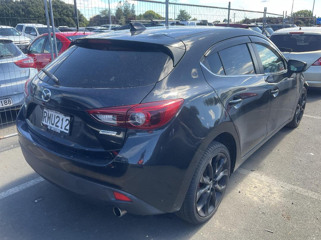 Photo '4' of Mazda Axela Skyactiv Photo '4' of Mazda Axela Skyactiv