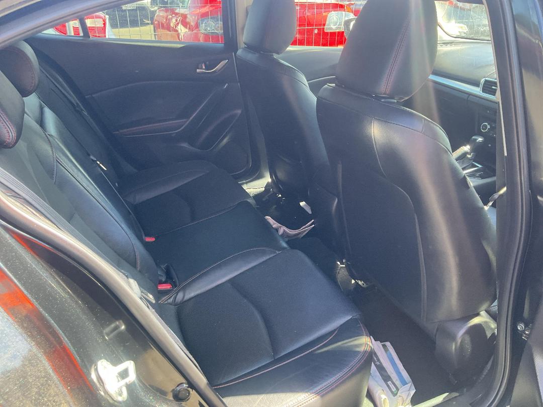 Photo '12' of Mazda Axela Skyactiv Photo '12' of Mazda Axela Skyactiv