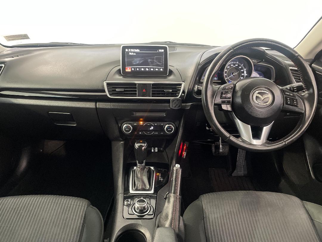 Photo '17' of Mazda Axela Photo '17' of Mazda Axela