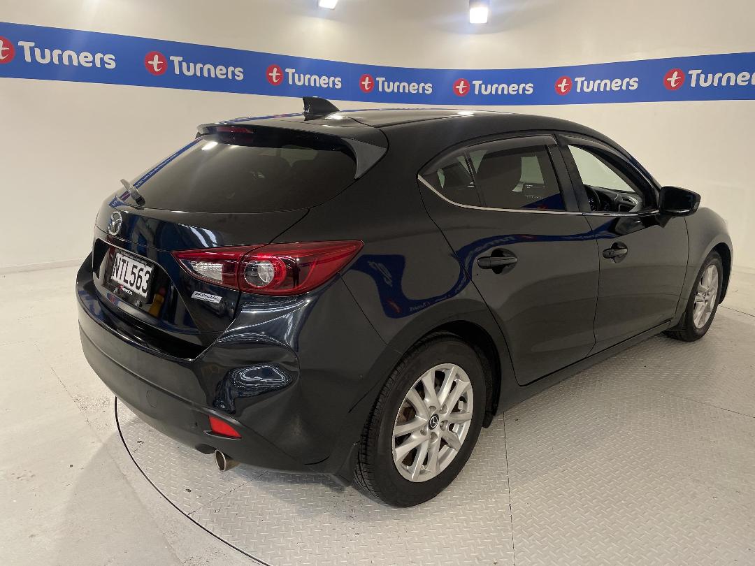 Photo '7' of Mazda Axela Photo '7' of Mazda Axela